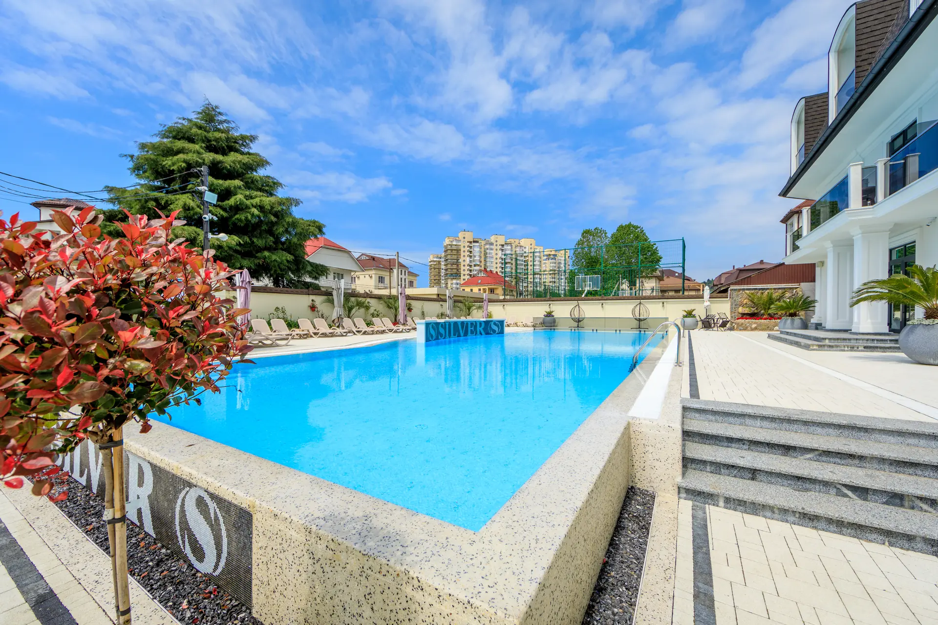 Подогреваемый бассейн с детской зоной в Сильвер Отеле в Лазаревском